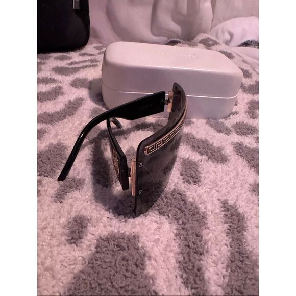 Vintage 1990’s Y2K Versace Sunglasses Black  Oversized shield visor Designer main image 4